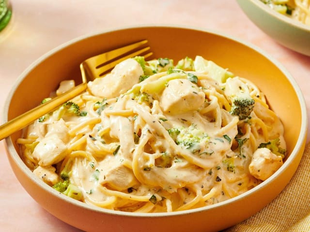 Chicken Alfredo.